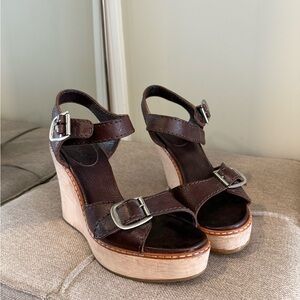 Chloè Brown Leather Buckle Wedge Sandals / Sz 8